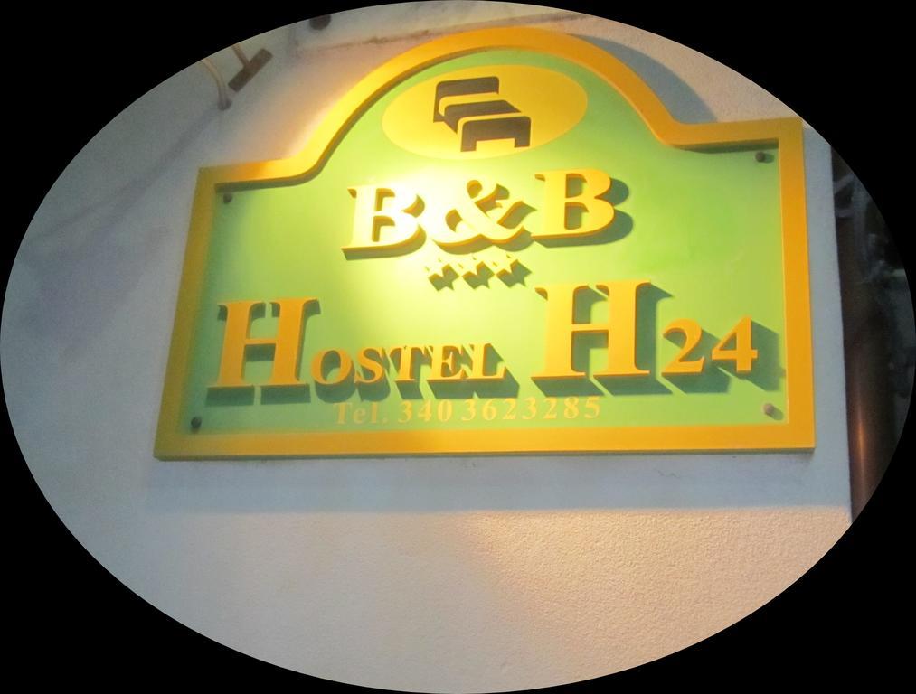 Bed & Breakfast Hostel H24 Ragusa Bagian luar foto