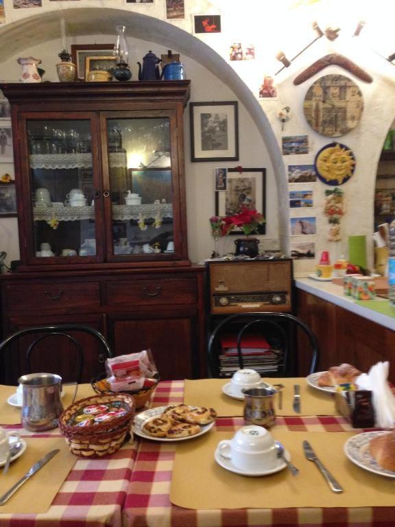 Bed & Breakfast Hostel H24 Ragusa Bagian luar foto