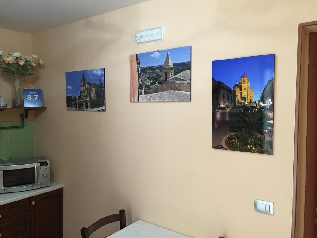 Bed & Breakfast Hostel H24 Ragusa Bagian luar foto