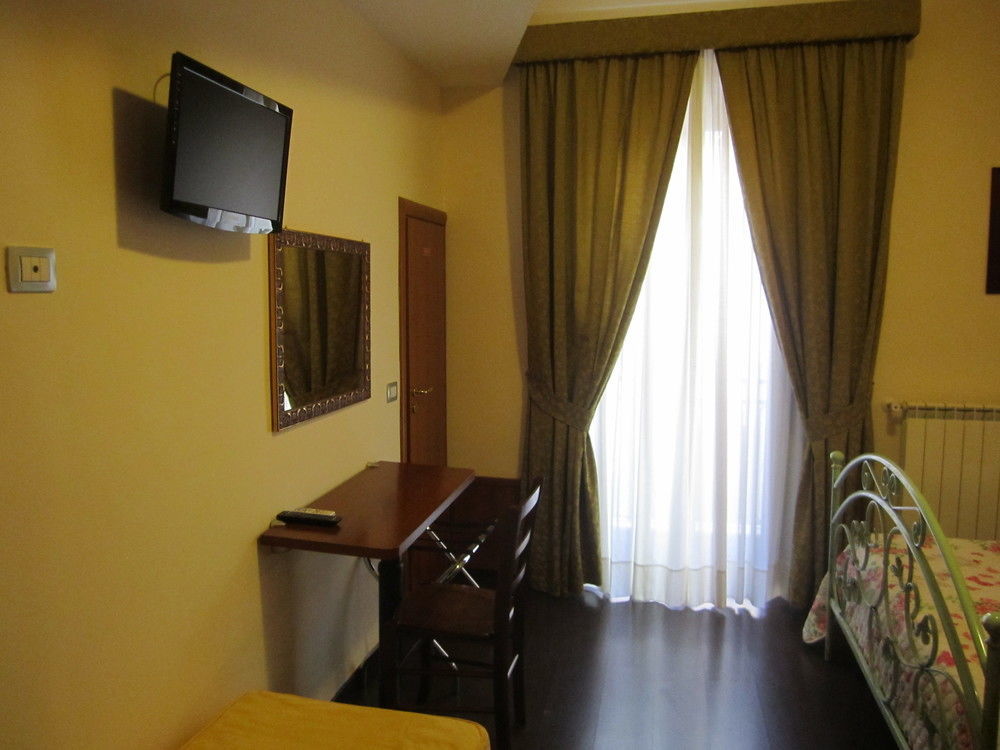 Bed & Breakfast Hostel H24 Ragusa Bagian luar foto